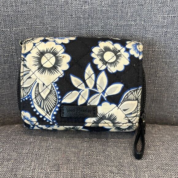 Vera Bradley Small Wallet - Picture 1 of 5